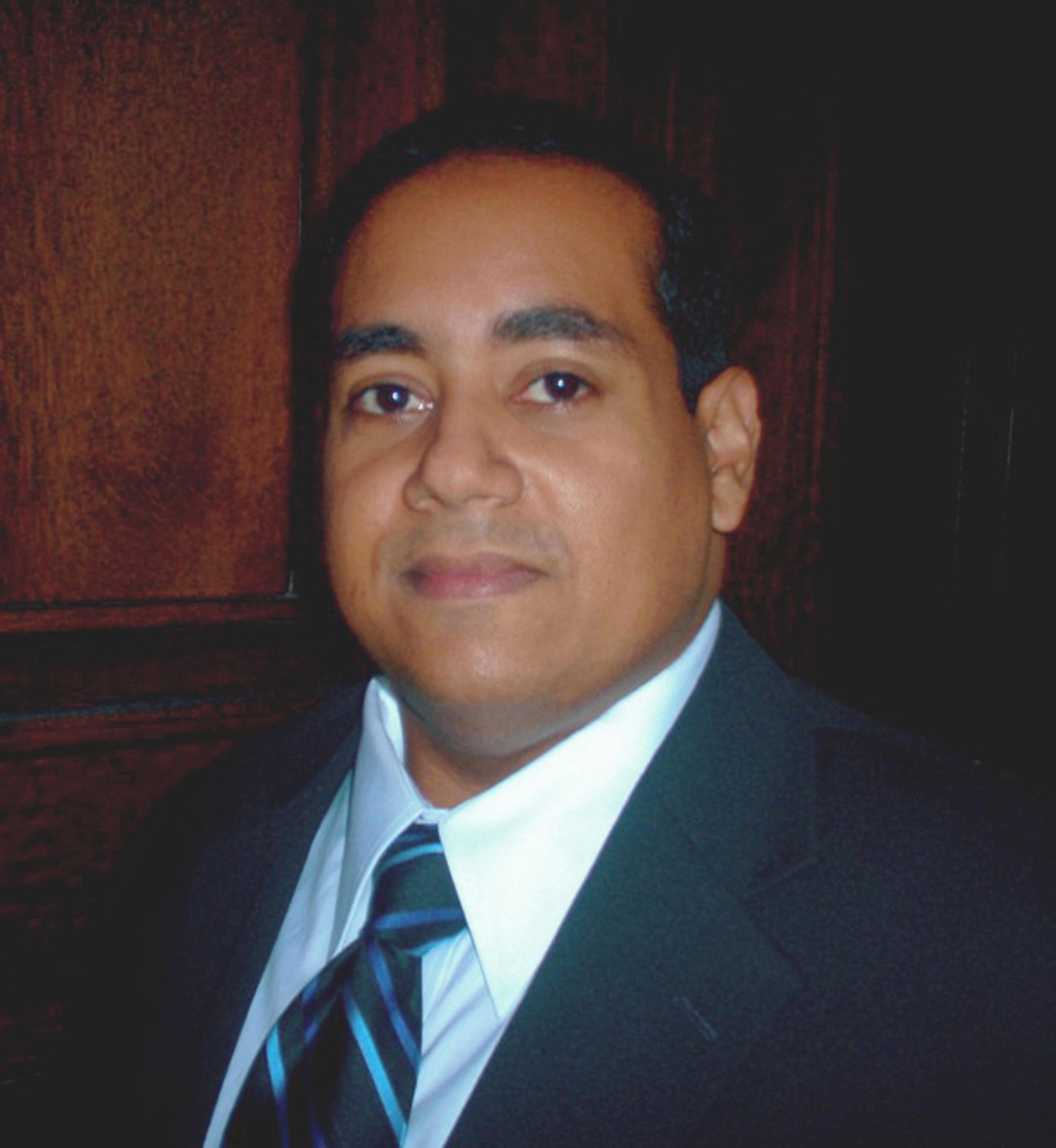 Dr. Daniel Velez Ortiz